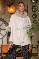 Poncho cuello pelo beige