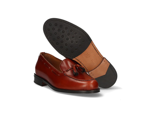 Mocasín con Borlas En Cuero
