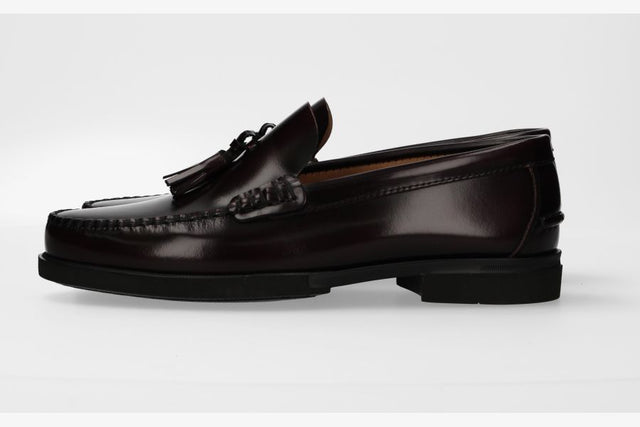 Antique Loafer with Burgundy Tassels