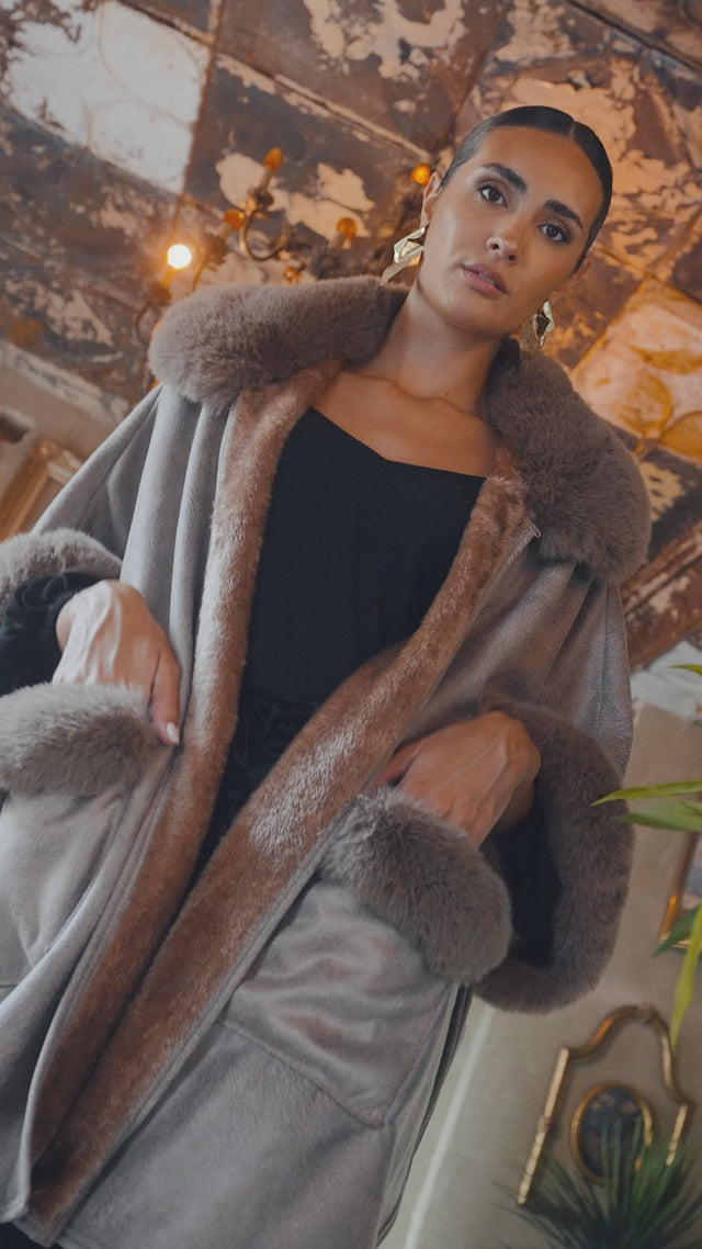 Poncho elegante pelo marrón